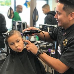 Meet your Posher, Cesar